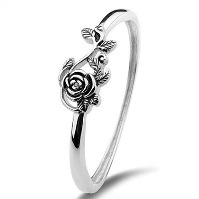 Rose shaped silver ring