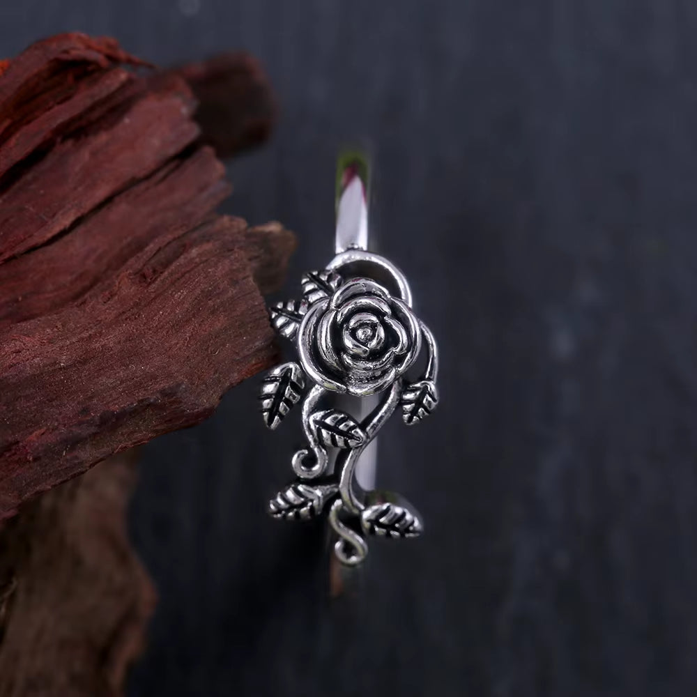 Rose shaped silver ring