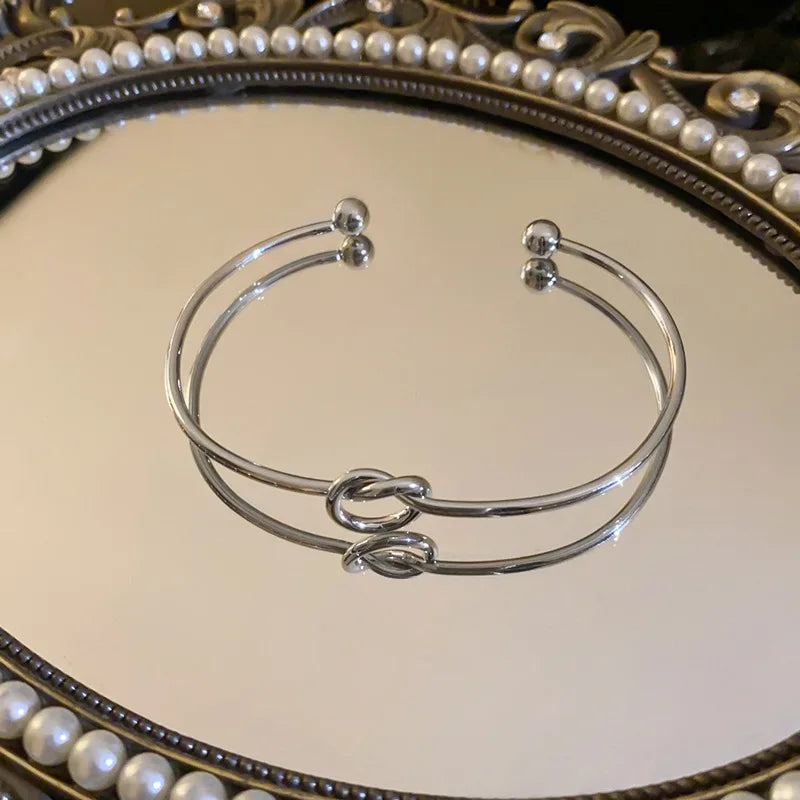 Simple heart bracelet