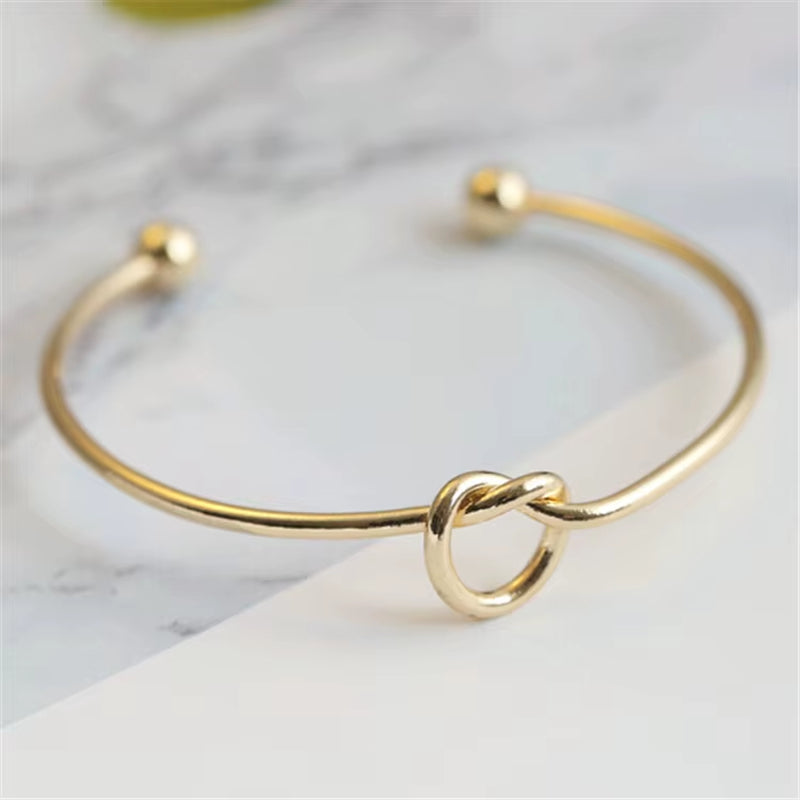 Simple heart bracelet