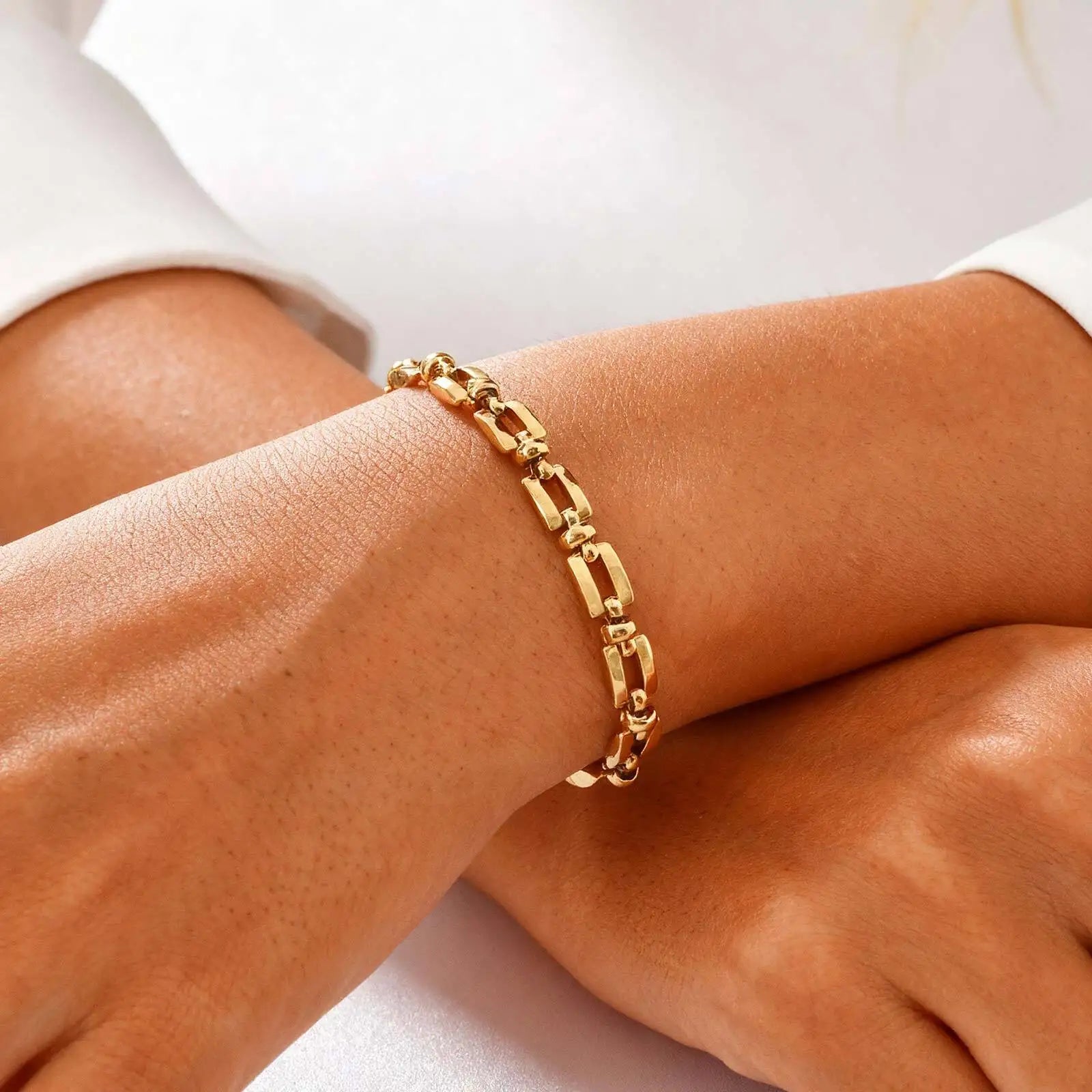 Stunning 18K Gold Plated Stainless Steel Chain Bracelet for Women - Non-Tarnish, Adjustable Geometric Link Jewelry Gift