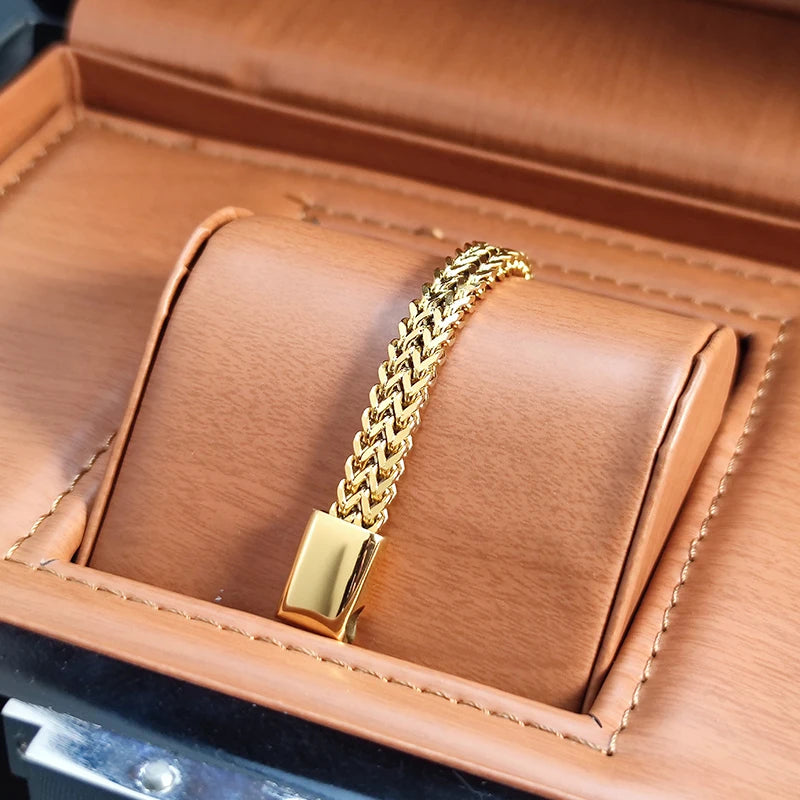 Trendy Golden Chain Bracelet for Men & Women - Stylish Stainless Steel Curb Cuban Link Bangle - Perfect Hip Hop Wrist Jewelry Gift for 2025