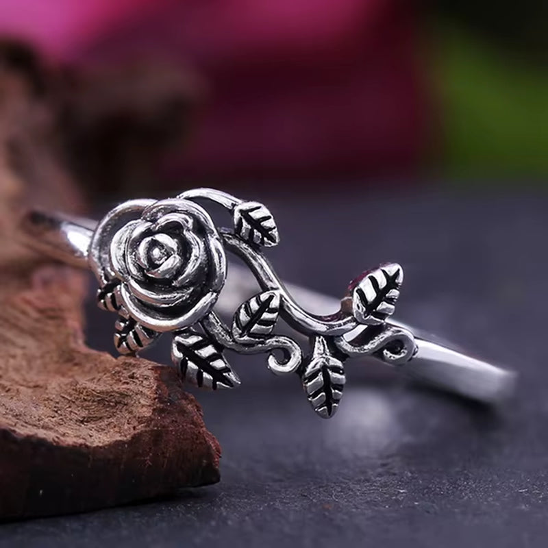 Rose shaped silver ring